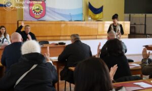 «Головне питання - житло для ветерана»: у Марганці сьогодні відбулося позачергове засідання виконкому (фото)