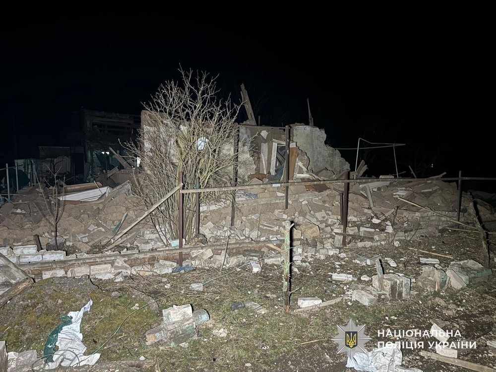 Удари по АЗС на Нікопольщині, поранені у Павлоградському і Синельниківському районах, атака на Криворіжжя – поліція про наслідки ворожого терору за добу