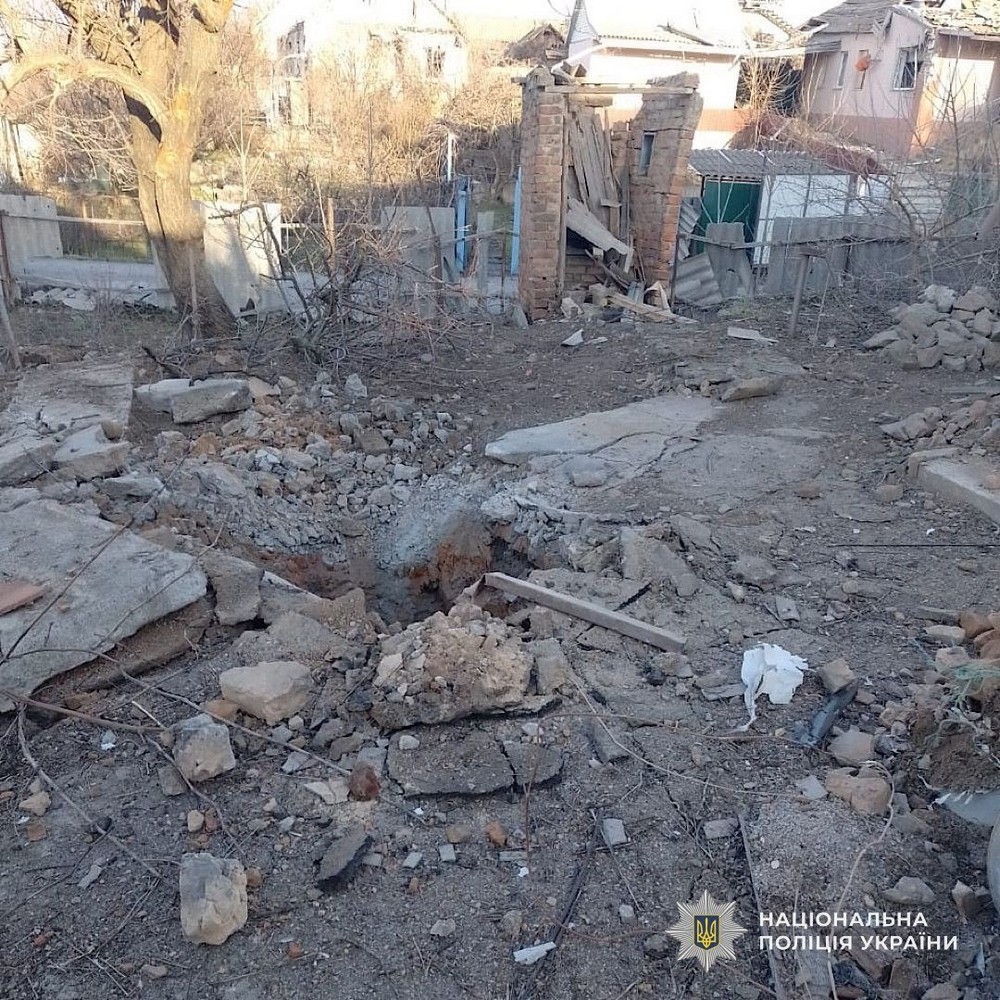 Ворог атакував на Нікопольщині інфраструктуру і підприємства, обстрілював Синельниківщину – поліція розповіла про наслідки терору (фото) Ворог атакував на Нікопольщині інфраструктуру і підприємства, обстрілював Синельниківщину – поліція розповіла про наслідки терору (фото)