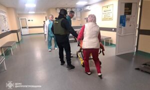 Криваві обстріли Нікополя і району та Синельниківщини, загиблі і поранені – у ДСНС оприлюднили фото і розповіли подробиці