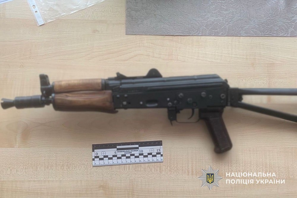 У Нікополі і Кам’янському районі викрили торгівців вогнепальною зброєю У Нікополі і Кам’янському районі викрили торгівців вогнепальною зброєю