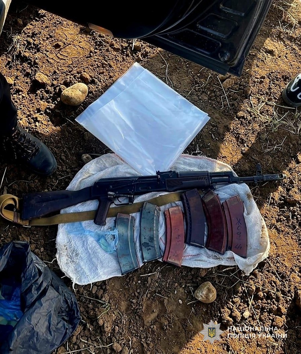 У Нікополі і Кам’янському районі викрили торгівців вогнепальною зброєю У Нікополі і Кам’янському районі викрили торгівців вогнепальною зброєю