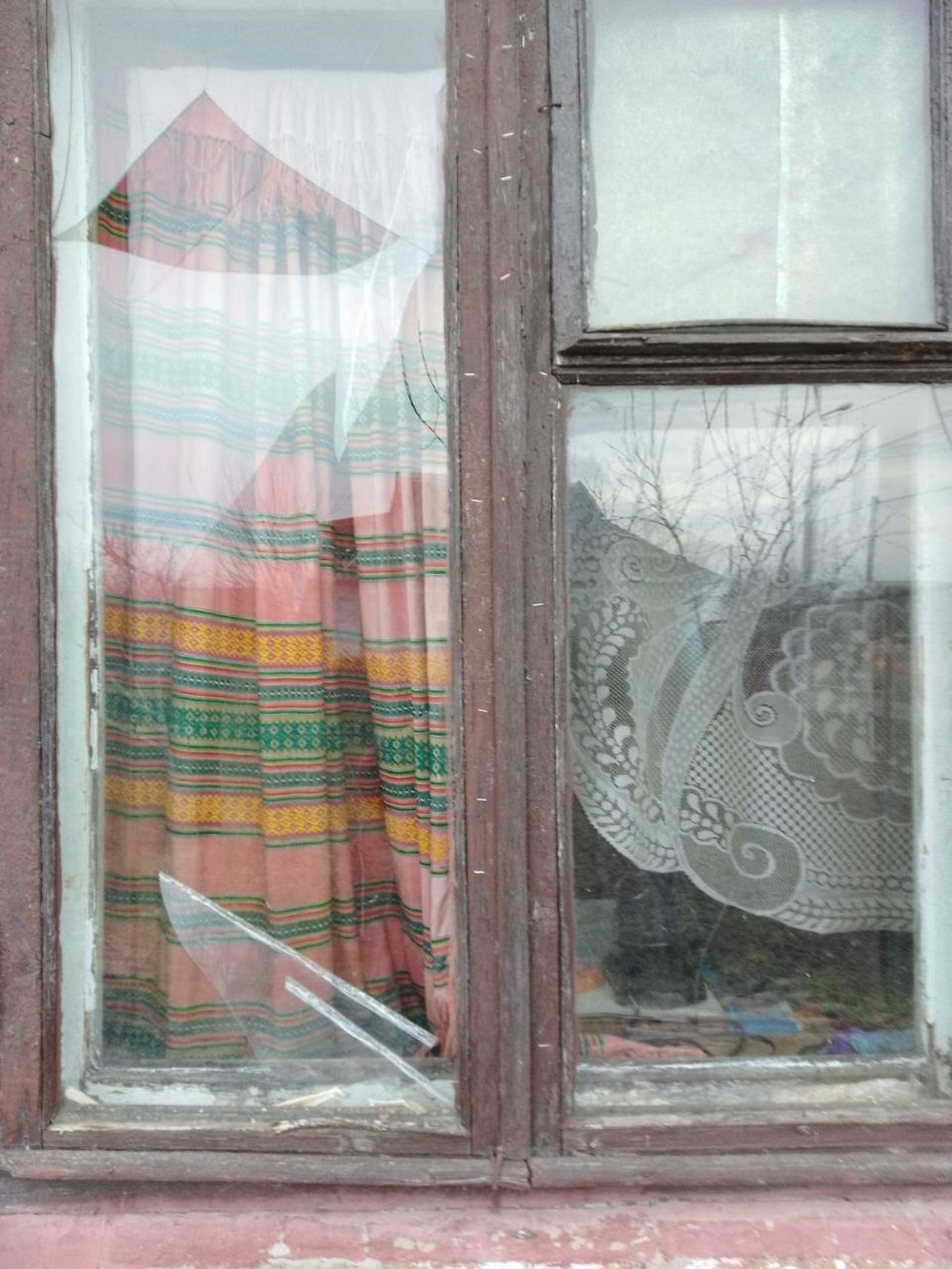 Нікопольщина була під вогнем РСЗВ і дронів, у Нікополі потрощено будинки, є поранена на Синельниківщині (фото)