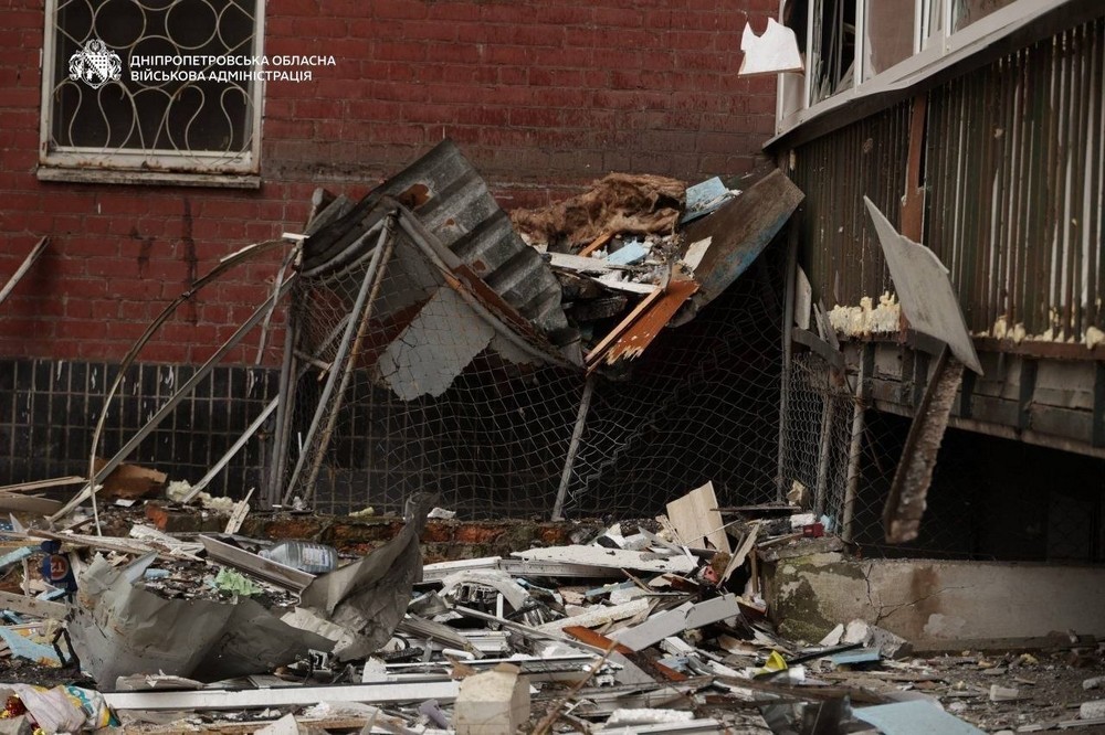 Ворог вдарив по багатоповерхівці у Дніпрі 24 березня: є поранені - все, що відомо (фото, відео)