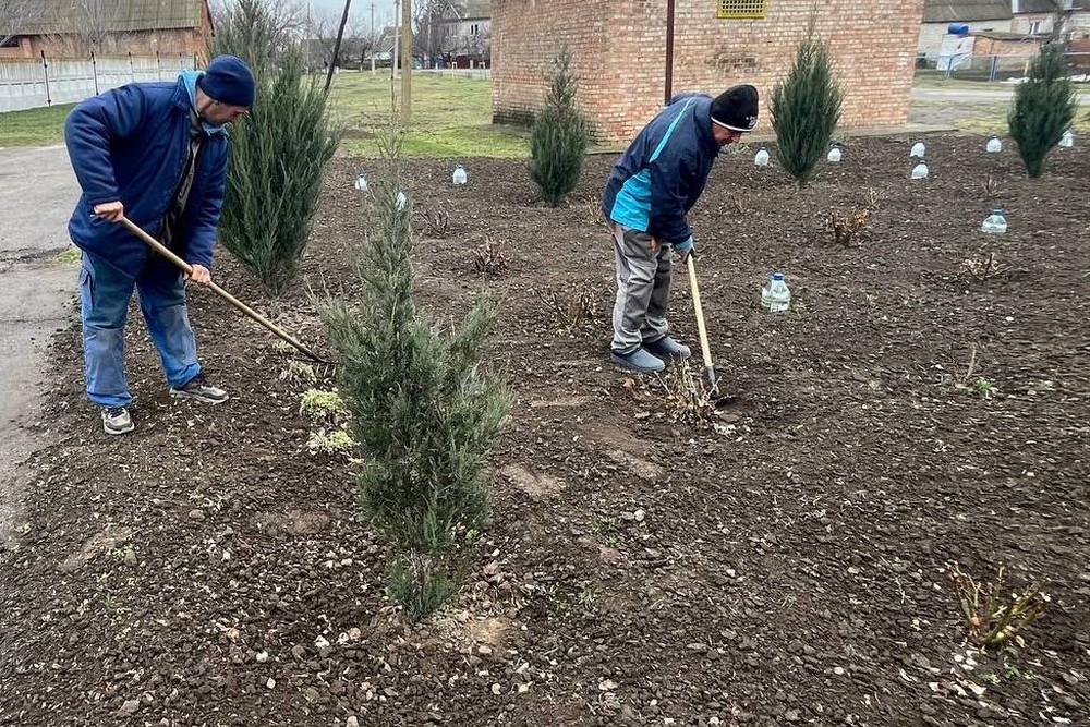 У Червоногригорівській громаді з настанням тепла тривають заходи з благоустрою територій (фото)