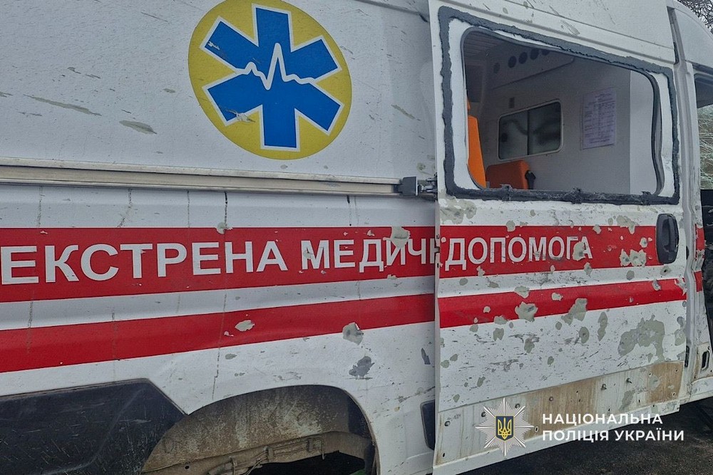 Ворог вдарив по швидкій, скутеру, авто і будинку на Нікопольщині – четверо поранених, також постраждалий у Дніпровському районі, під ударом були Криворіжжя і Синельниківщина (фото)