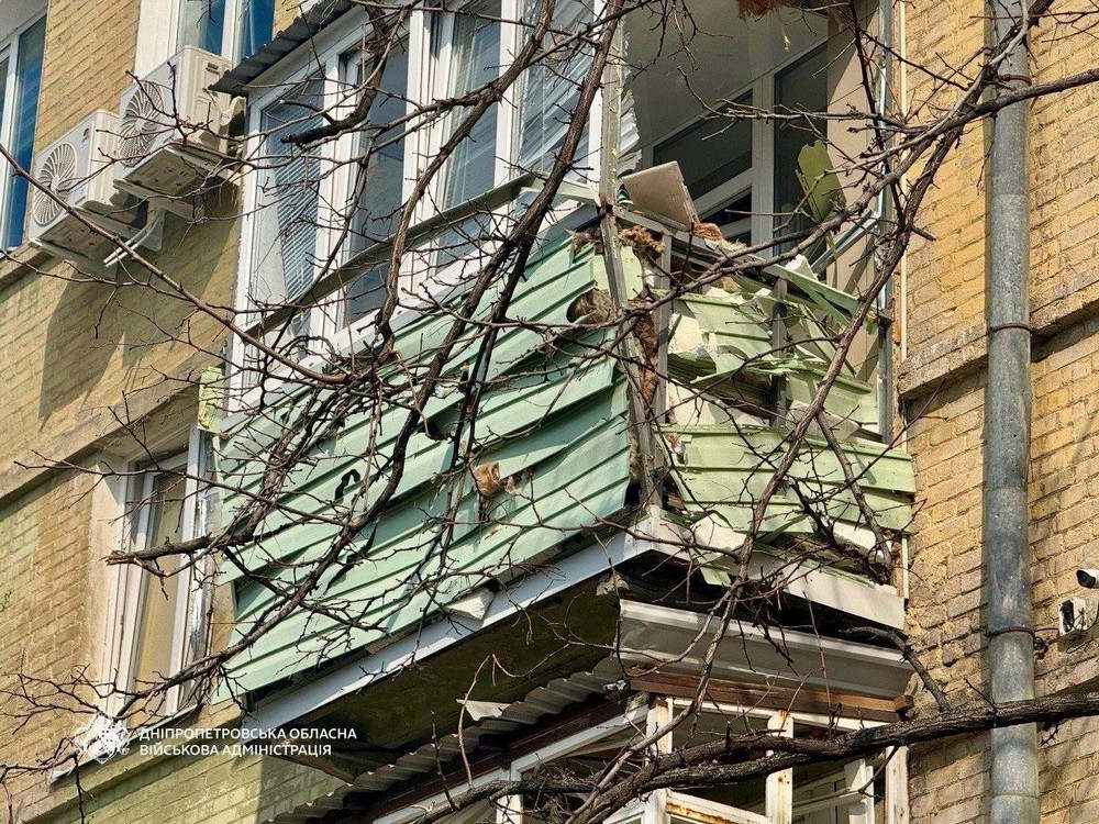 Атака на Дніпро 26 березня: удари по центру, є постраждалі – все, що відомо (фото, відео) Атака на Дніпро 26 березня: удари по центру, є постраждалі – все, що відомо (фото, відео)