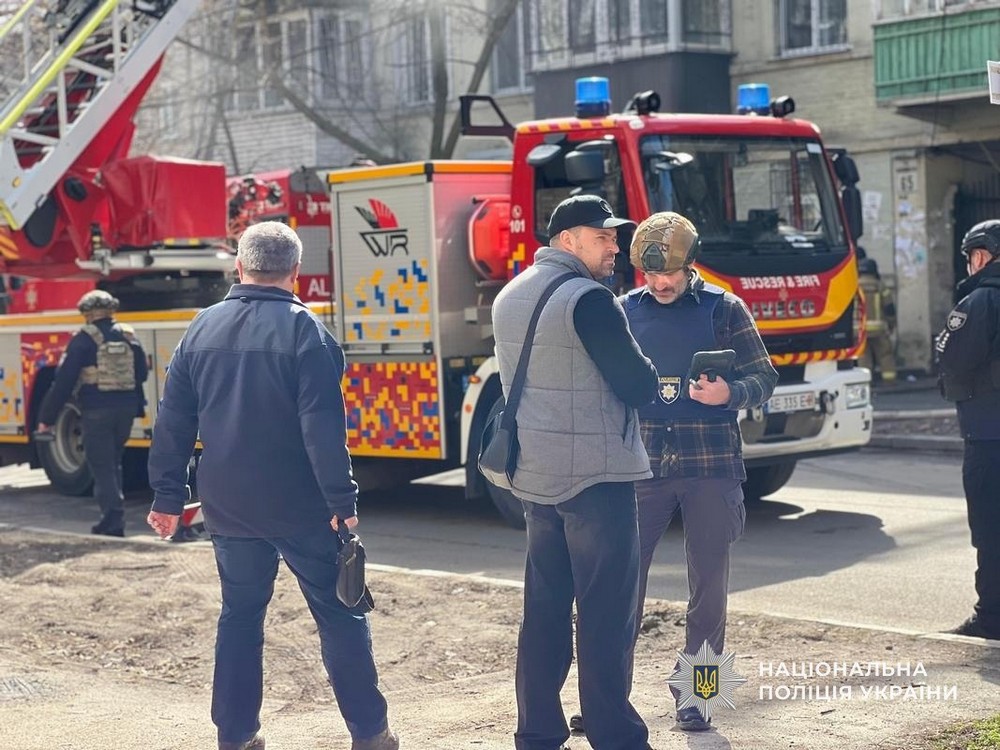 Поранені у Нікополі, Дніпрі і Кам’янському районі: поліція показала наслідки ворожих ударів по Дніпропетровщині Поранені у Нікополі, Дніпрі і Кам’янському районі: поліція показала наслідки ворожих ударів по Дніпропетровщині