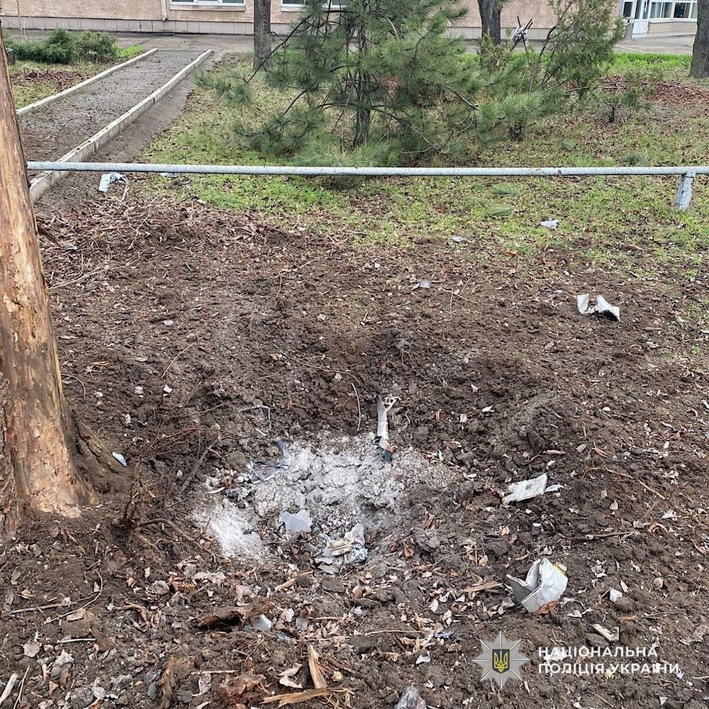 Поранені у Нікополі, Дніпрі і Кам’янському районі: поліція показала наслідки ворожих ударів по Дніпропетровщині Поранені у Нікополі, Дніпрі і Кам’янському районі: поліція показала наслідки ворожих ударів по Дніпропетровщині