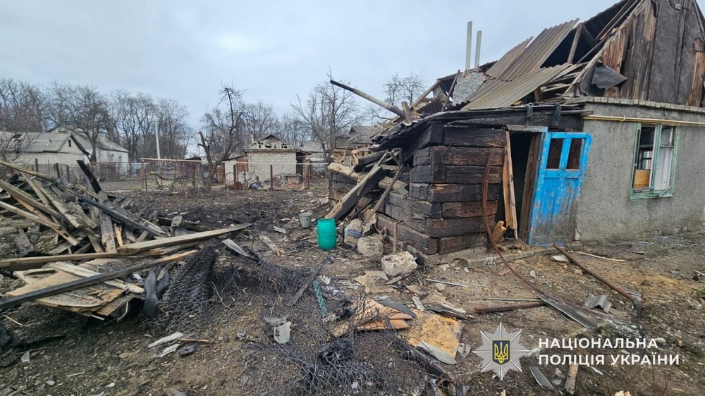 Поранені у Нікополі, Дніпрі і Кам’янському районі: поліція показала наслідки ворожих ударів по Дніпропетровщині Поранені у Нікополі, Дніпрі і Кам’янському районі: поліція показала наслідки ворожих ударів по Дніпропетровщині