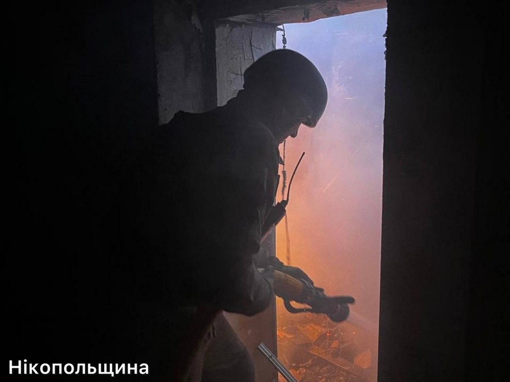 У Нікополі і Марганці є поранені, серед них дитина, також під обстрілами були Криворіжжя і Синельниківщина (фото) У Нікополі і Марганці є поранені, серед них дитина, також під обстрілами були Криворіжжя і Синельниківщина (фото)