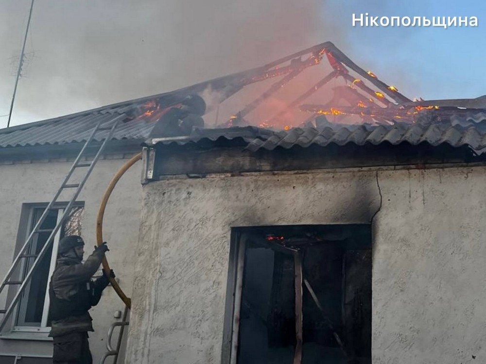 У Нікополі і Марганці є поранені, серед них дитина, також під обстрілами були Криворіжжя і Синельниківщина (фото) У Нікополі і Марганці є поранені, серед них дитина, також під обстрілами були Криворіжжя і Синельниківщина (фото)
