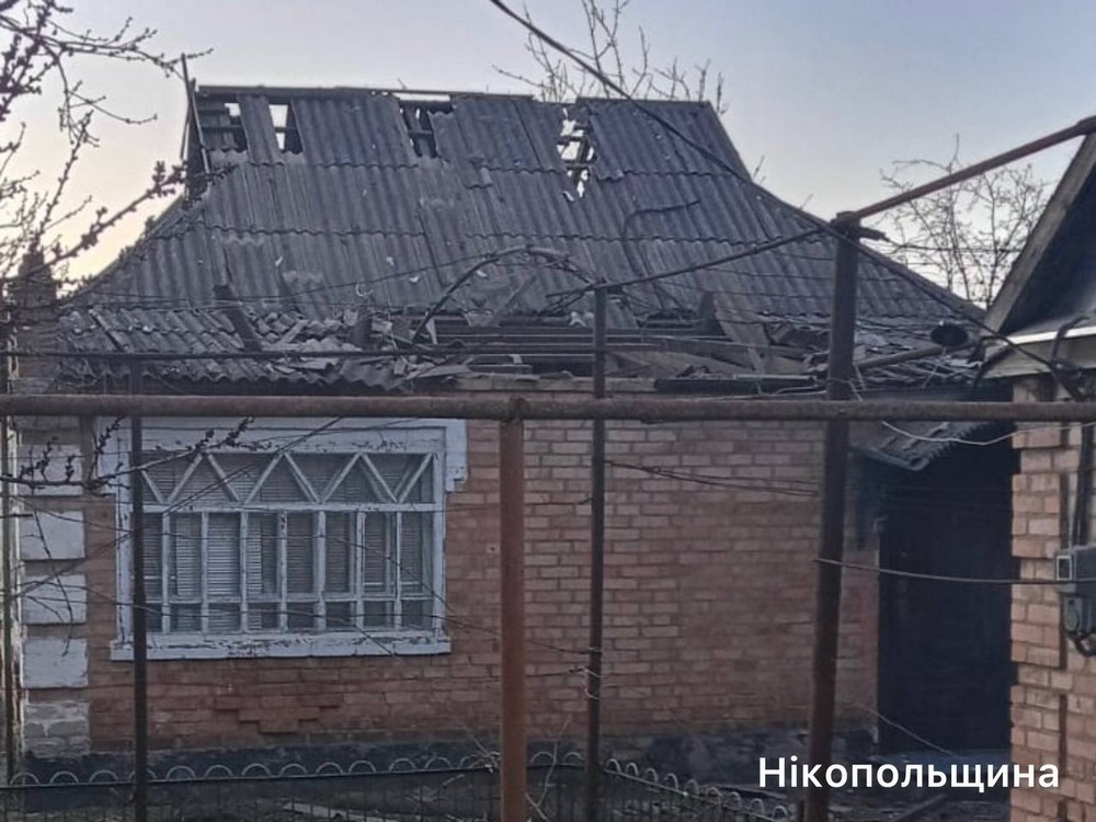 У Нікополі і Марганці є поранені, серед них дитина, також під обстрілами були Криворіжжя і Синельниківщина (фото) У Нікополі і Марганці є поранені, серед них дитина, також під обстрілами були Криворіжжя і Синельниківщина (фото)