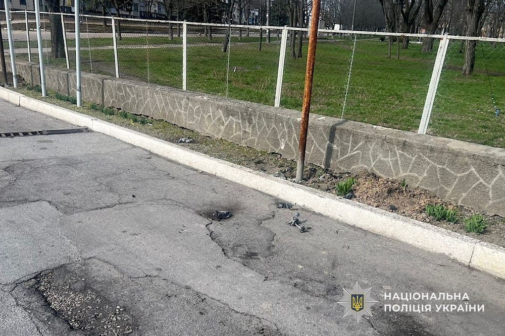 П’ятеро поранених у Нікополі і районі, понад 150 ударів за добу – поліція розповіла про наслідки обстрілів області (фото) П’ятеро поранених у Нікополі і районі, понад 150 ударів за добу – поліція розповіла про наслідки обстрілів області (фото)