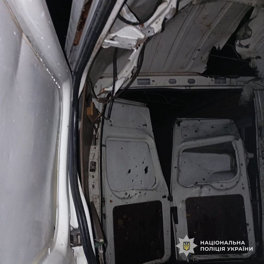 П’ятеро поранених у Нікополі і районі, понад 150 ударів за добу – поліція розповіла про наслідки обстрілів області (фото) П’ятеро поранених у Нікополі і районі, понад 150 ударів за добу – поліція розповіла про наслідки обстрілів області (фото)