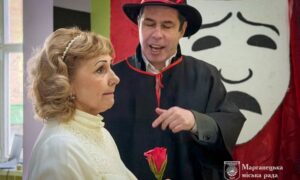 У Марганці сьогодні, у Міжнародний день театру, відбулася вистава "Дзеркало душі" (фото)