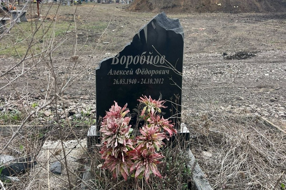 У Марганці знову атаковано кладовище: розбито близько 20 пам’ятників (фото)