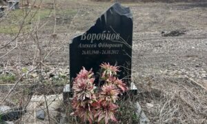 У Марганці знову атаковано кладовище: розбито У Марганці знову атаковано кладовище: розбито близько 20 пам’ятників (фото)