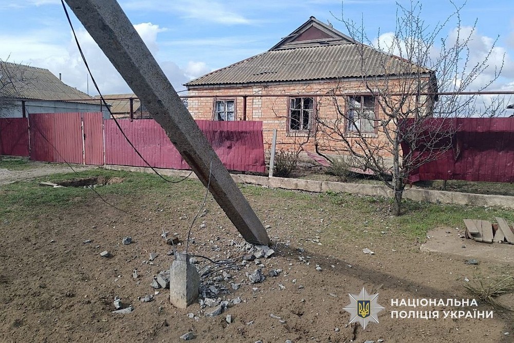 Фото наслідків обстрілів Нікополя і району від поліції