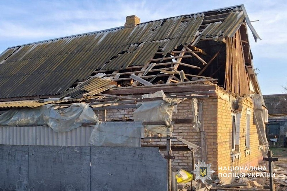 Фото наслідків обстрілів Нікополя і району від поліції