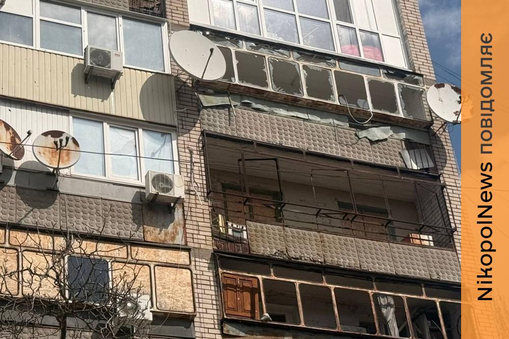 У Нікополі пошкоджені адмінбудівля, ломбард та аптека, ворог також атакував район та Криворіжжя (фото) 1 у Нікополі 4