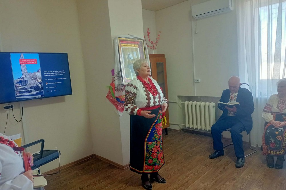 у територіальному центрі Нікополя 2