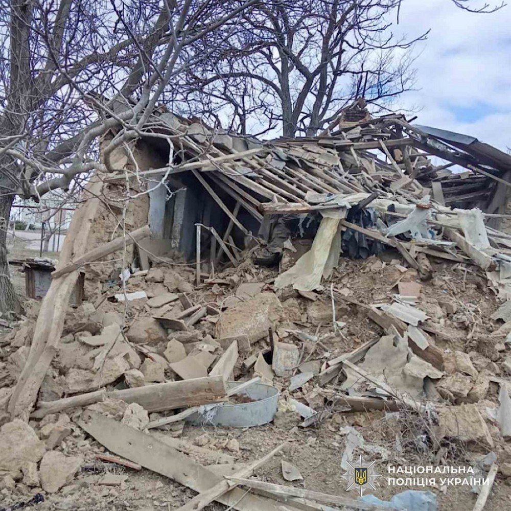 Понад 80 ударів по Нікополю і району, і знову лунають вибухи, троє поранених в області за добу – поліція (фото)