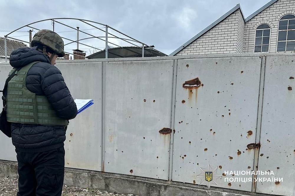 Понад 80 ударів по Нікополю і району, і знову лунають вибухи, троє поранених в області за добу – поліція (фото)