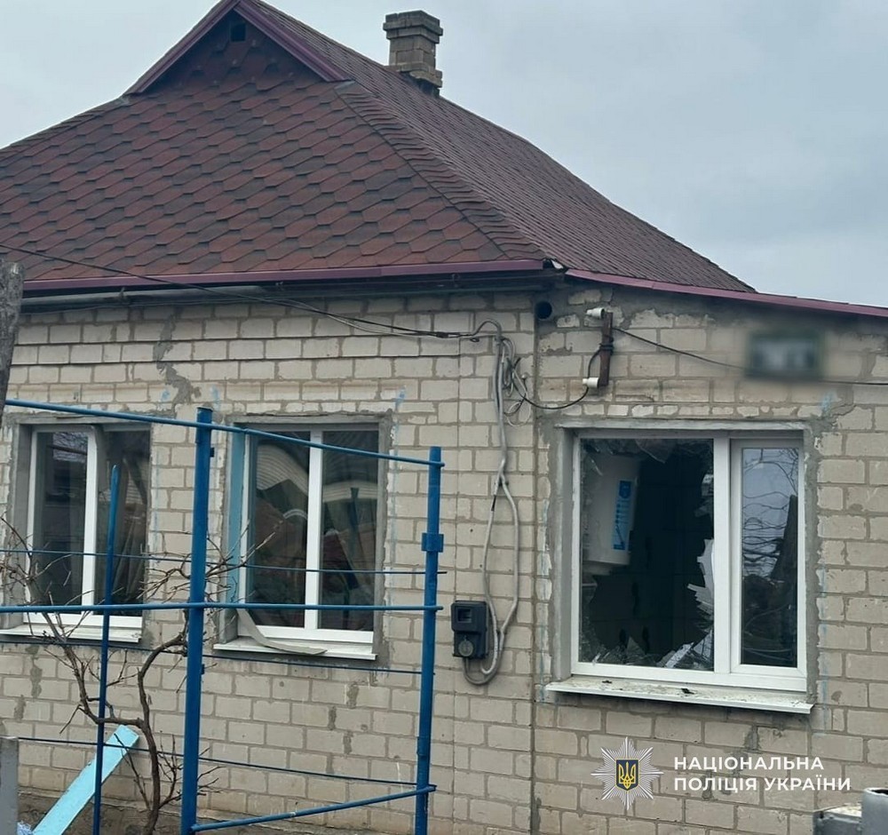 Понад 80 ударів по Нікополю і району, і знову лунають вибухи, троє поранених в області за добу – поліція (фото)