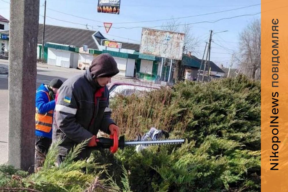 Обрізали гілля й вивозили сміття: чим займалися комунальники Марганця з 2 по 8 березня (фото) 1 займалися комунальники Марганця з 2 по 8 березня (фото)