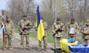 Були присутні й фронтові побратими… На Нікопольщині сьогодні провели в останню путь Захисника (фото)