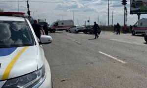 Загиблі і десятки поранених, люди перебували у автівках: жахливі наслідки ворожої атаки на Дніпро 14 квітня