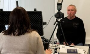 Мобільна група ДМС завітала до села на Нікопольщині: які послуги отримали люди