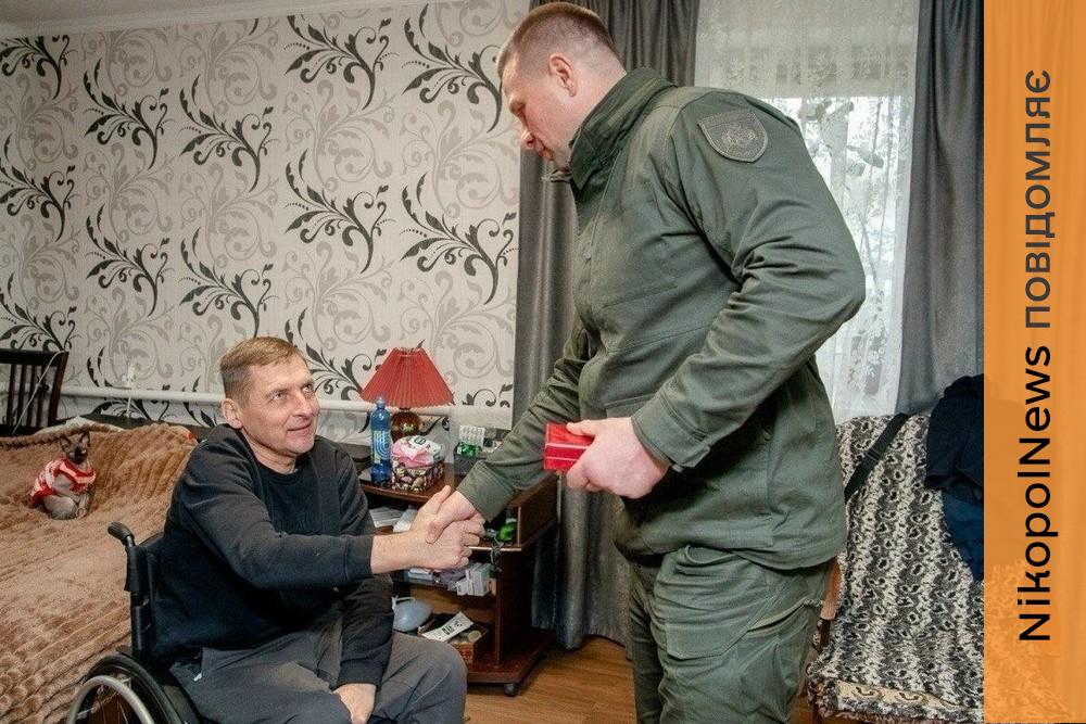 Поранені енергетики з Нікополя і Дніпра отримали ордени «За мужність» ІІІ ступеня