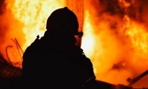 Загорівся багатоквартирний будинок, пошкоджено інфраструктуру: Нікополь і район, а також Криворіжжя були під ворожими ударами