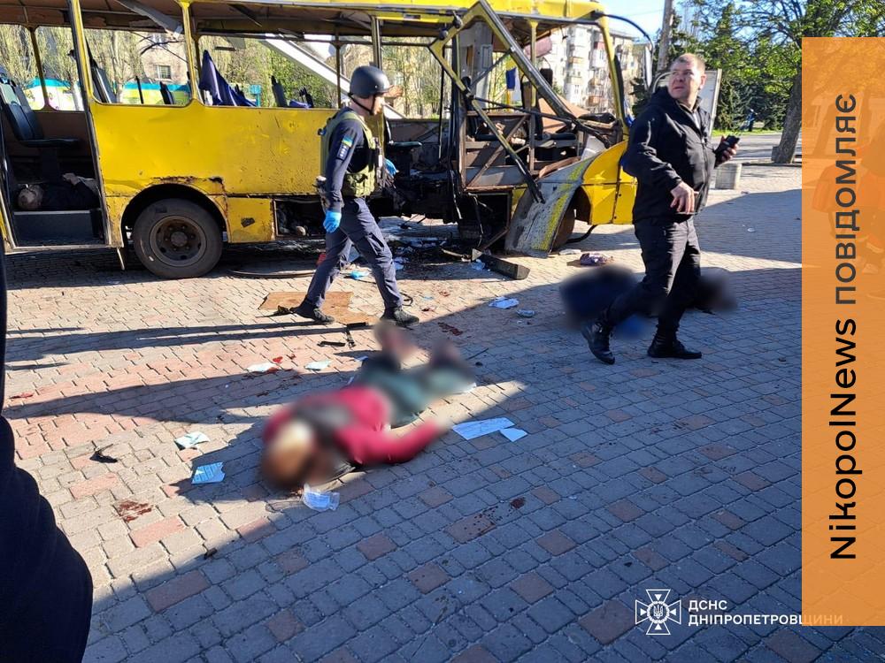 Кількість загиблих через удар по маршрутці у Нікополі зросла: у якому стані постраждалі 1 Кількість загиблих через удар по маршрутці у Нікополі зросла: у якому стані постраждалі