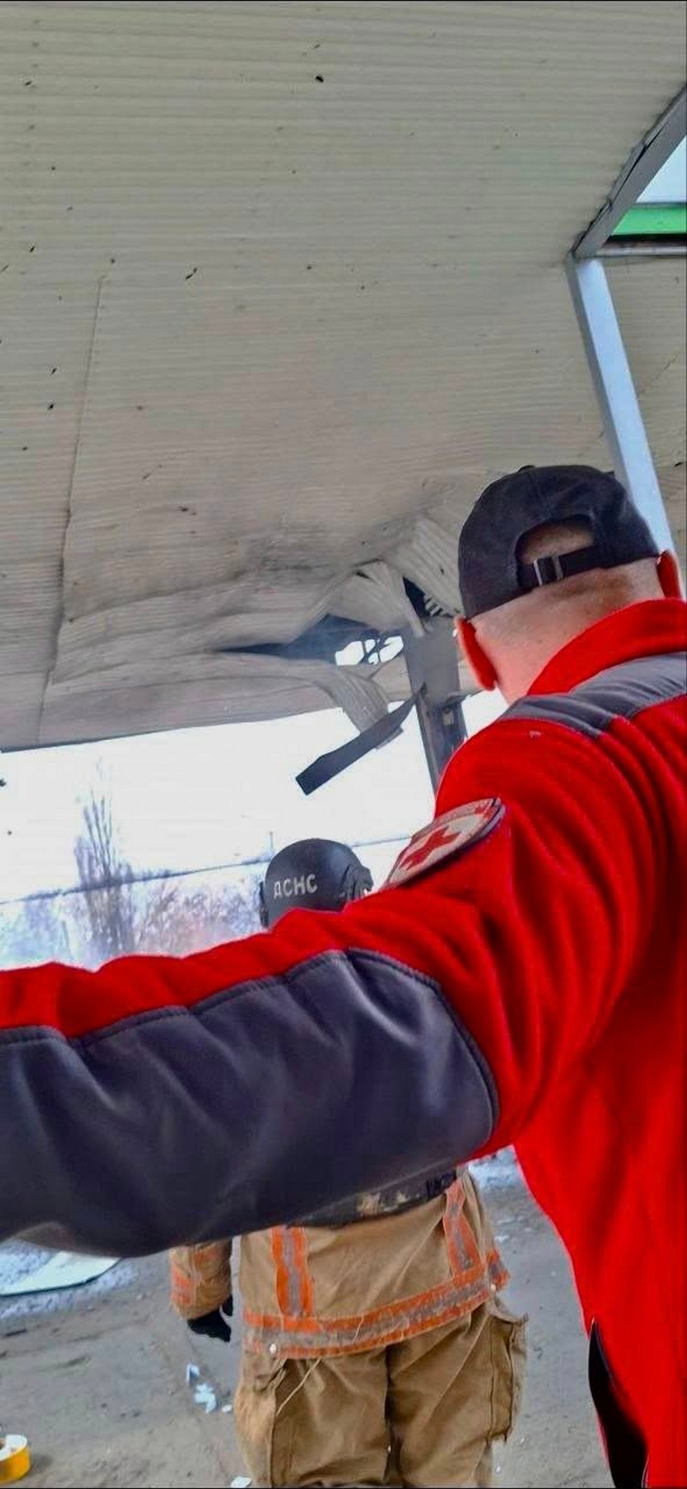 У Нікополі є поранені, мешканців закликають обмежити пересування містом - ворог продовжує атакувати