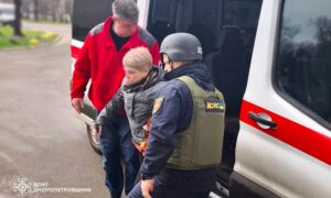 Вбитий і 12 поранених серед них дитина: ДСНС про наслідки обстрілів Нікополя, району і області 3 квітня (фото)