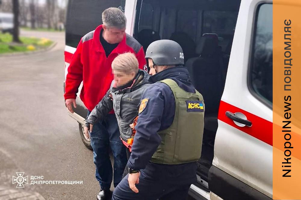 Вбитий і 12 поранених серед них дитина: ДСНС про наслідки обстрілів Нікополя, району і області 3 квітня (фото)