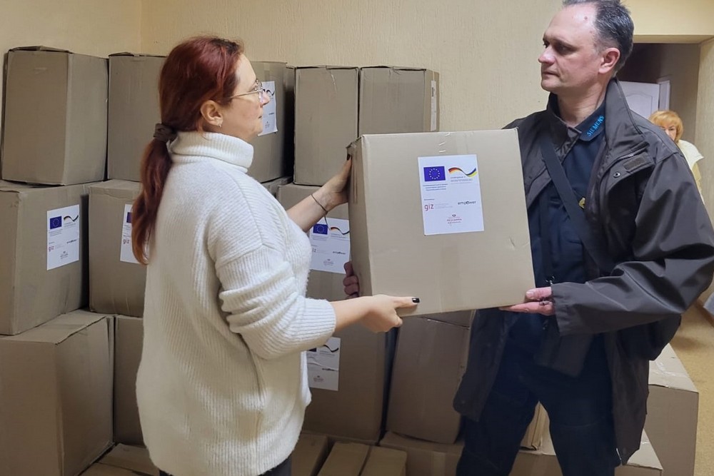 У Нікополі ВПО певної категорії отримали гігієнічні набори (фото)