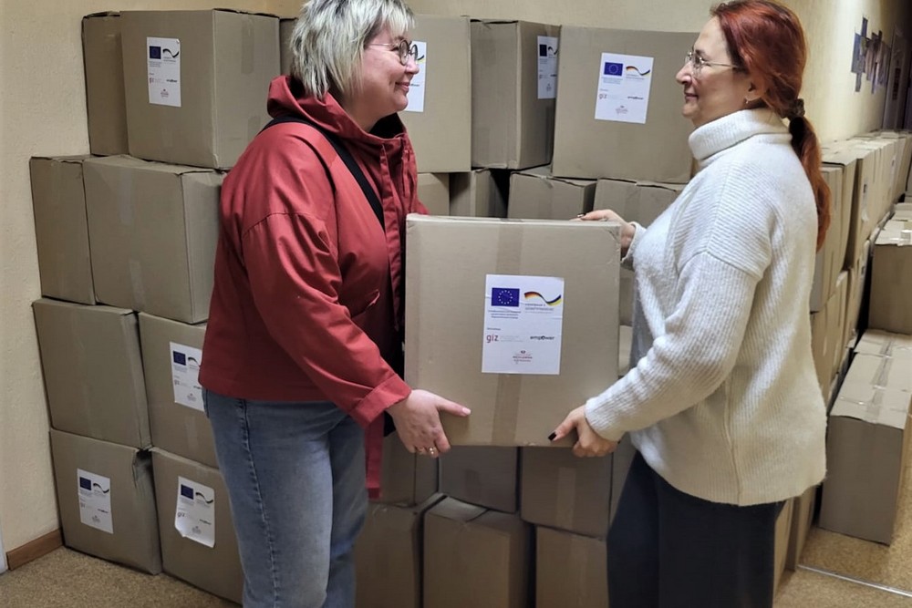 У Нікополі ВПО певної категорії отримали гігієнічні набори (фото)