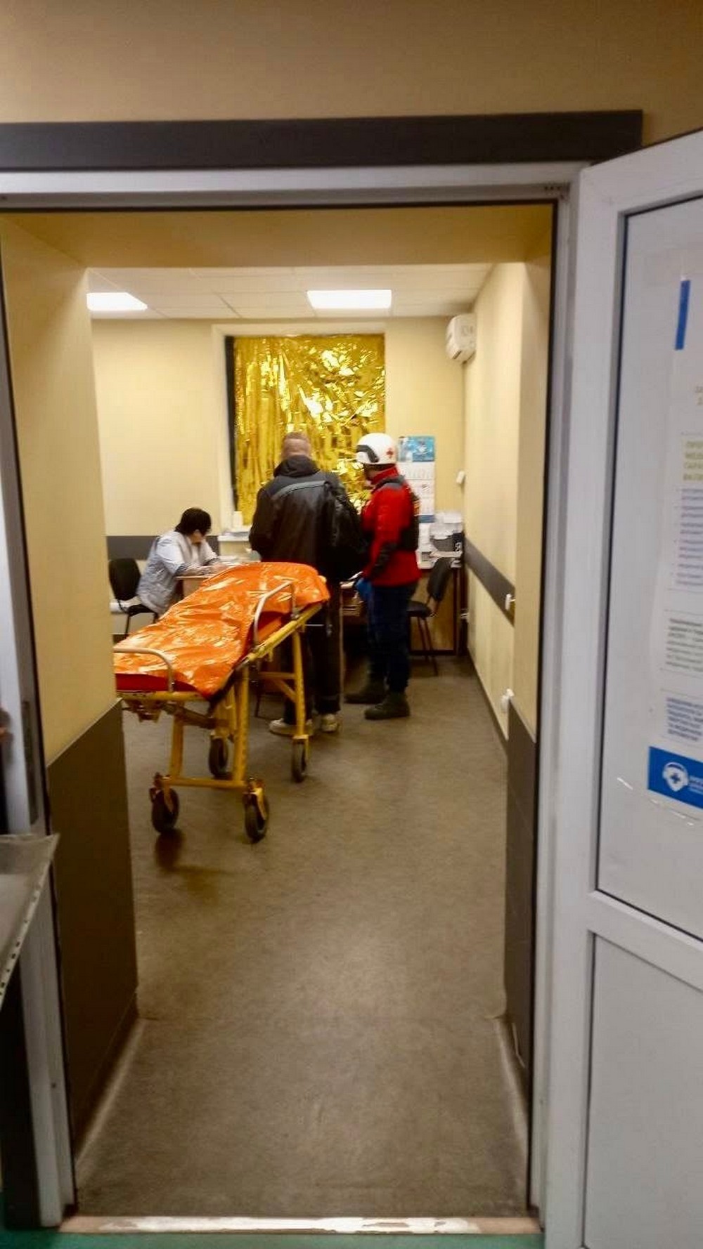 У Нікополі є поранені, мешканців закликають обмежити пересування містом - ворог продовжує атакувати