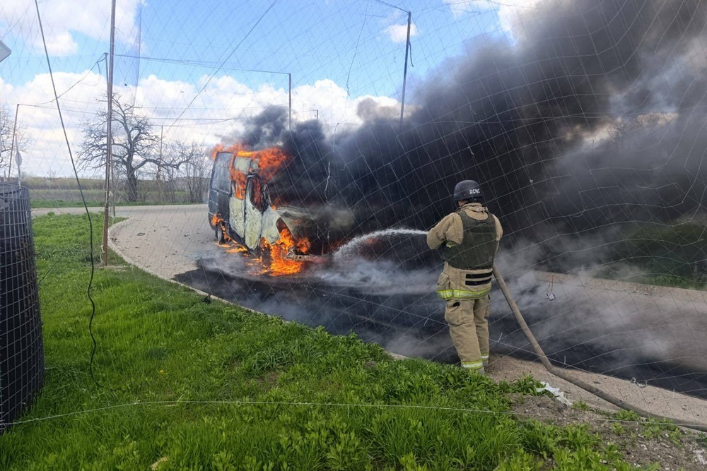 4 вбитих і 24 поранених у Нікополі і районі за день, також ворог атакував Криворіжжя і Павлоградський район (фото) 4 вбитих і 24 поранених у Нікополі і районі за день, також ворог атакував Криворіжжя і Павлоградський район (фото)