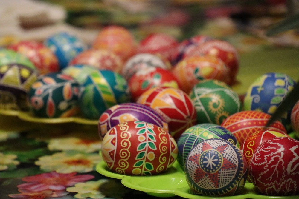 У музеї Покрова серед старовинних експонатів створювали писанки У музеї Покрова серед старовинних експонатів створювали писанки