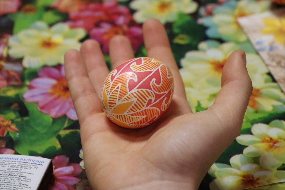 У музеї Покрова серед старовинних експонатів створювали писанки У музеї Покрова серед старовинних експонатів створювали писанки