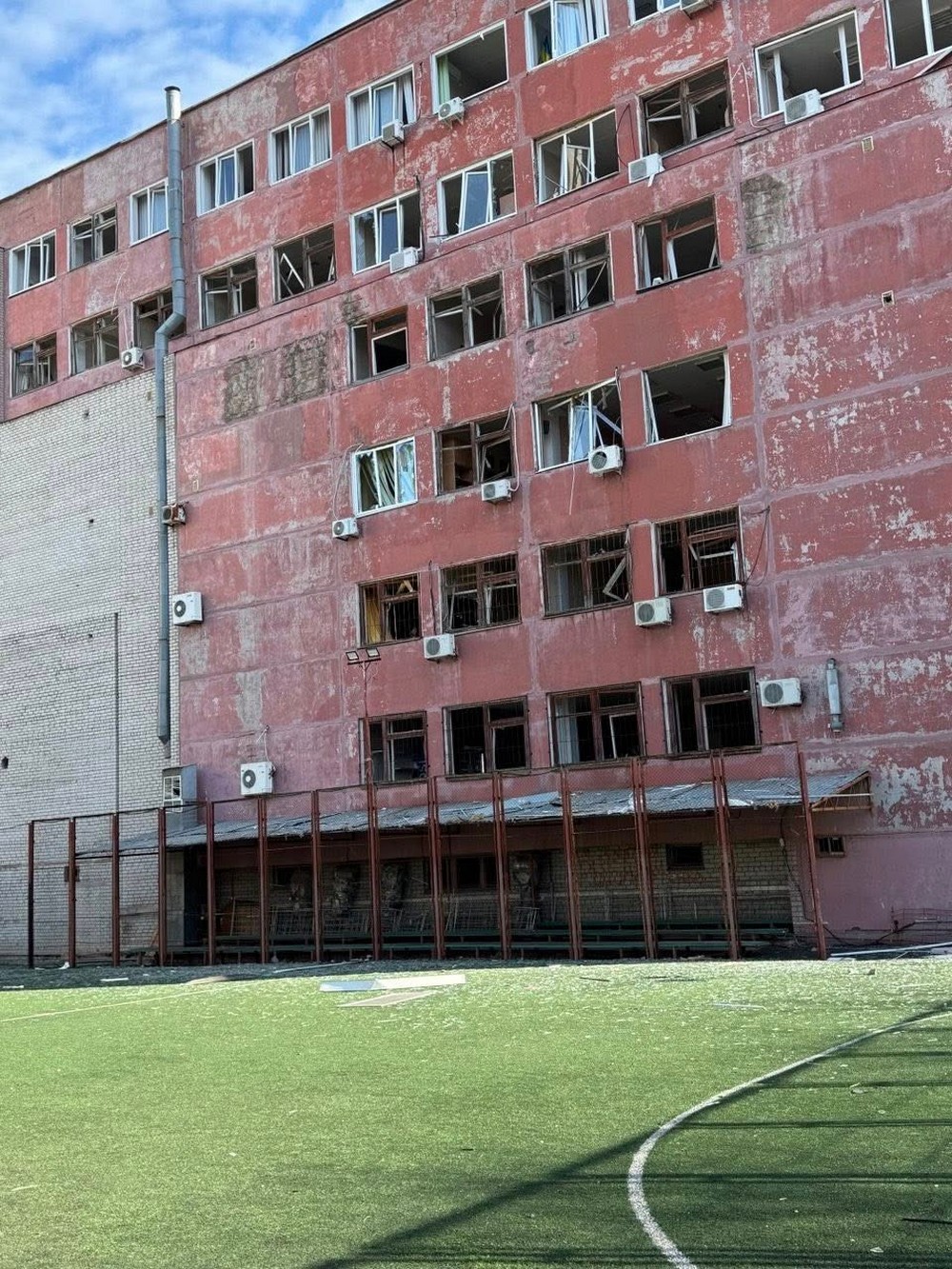 Так виглядає «Дніпровська політехніка» після нічного удару РФ: фото