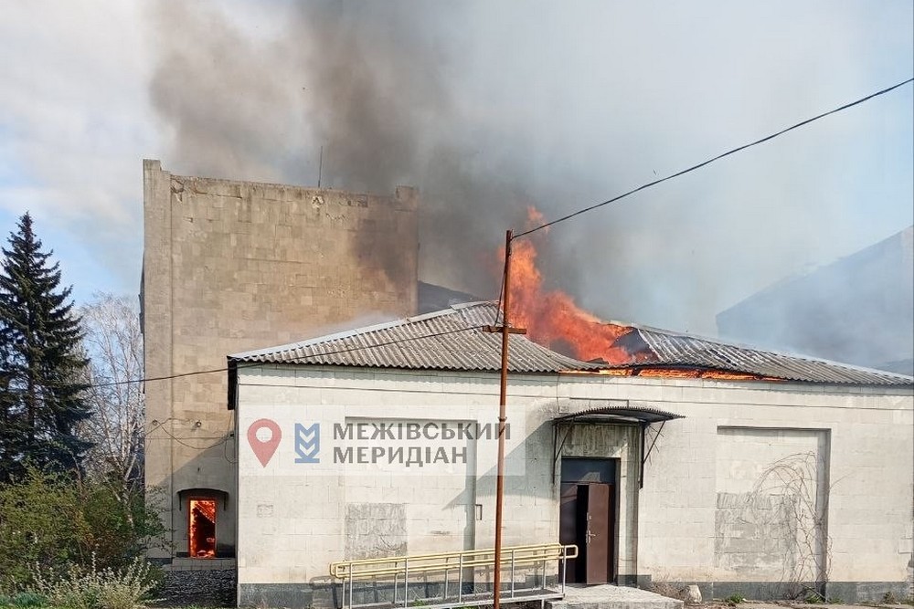 «Як боляче, немає слів…»: на Дніпропетровщині сьогодні ворог зруйнував центр культури та дозвілля громади (фото) «Як боляче, немає слів…»: на Дніпропетровщині сьогодні ворог зруйнував центр культури та дозвілля громади (фото)