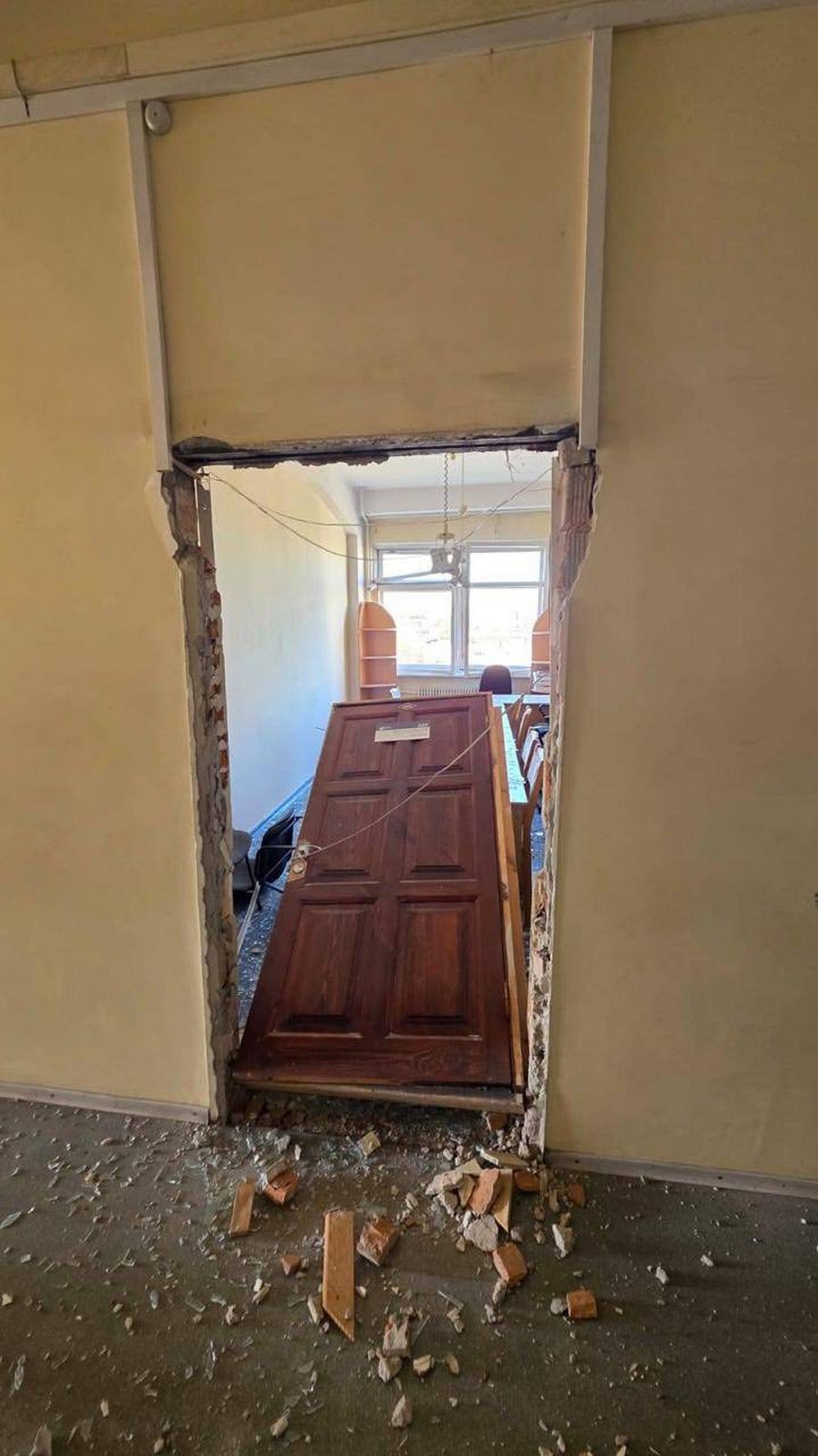 Так виглядає «Дніпровська політехніка» після нічного удару РФ: фото