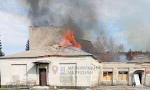 «Як боляче, немає слів…»: на Дніпропетровщині сьогодні ворог зруйнував центр культури та дозвілля громади (фото)
