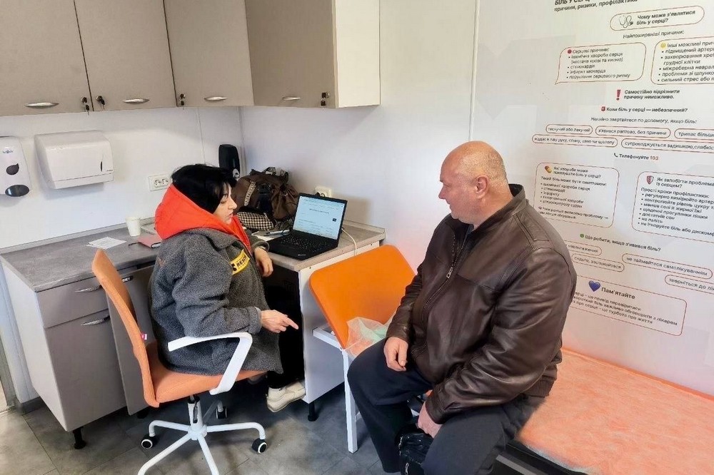 Продовжує працювати мобільна клініка на Нікопольщині у Мозолевській громаді. Протягом тижня лікарі прийняли 233 пацієнти. Розповідаємо, яку допомогу можна отримати.
